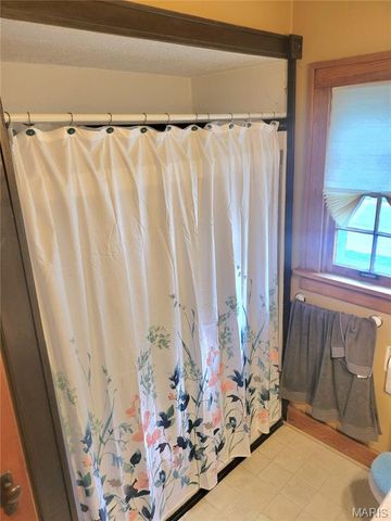 323 W Ross Street, Palmyra, MO 63461