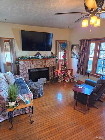 323 W Ross Street, Palmyra, MO 63461