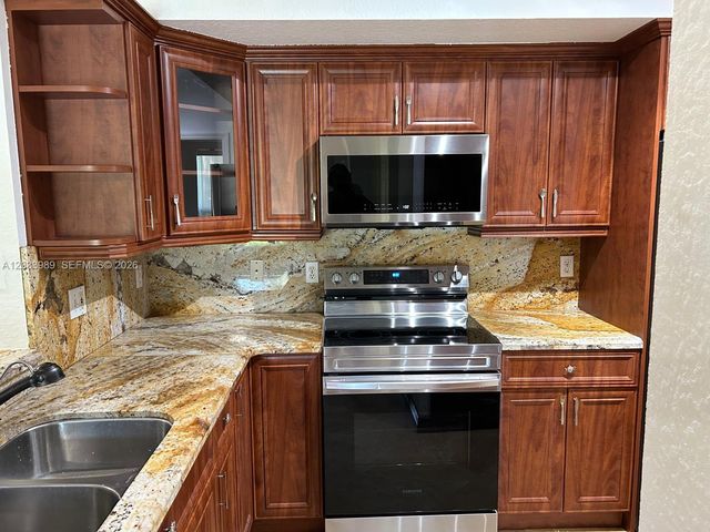 2516 Centergate Dr 102, Miramar, FL 33025