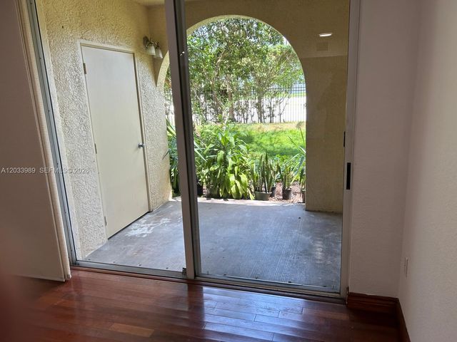 2516 Centergate Dr 102, Miramar, FL 33025