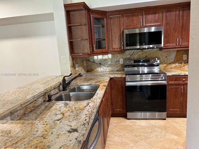 2516 Centergate Dr 102, Miramar, FL 33025