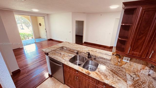 2516 Centergate Dr 102, Miramar, FL 33025