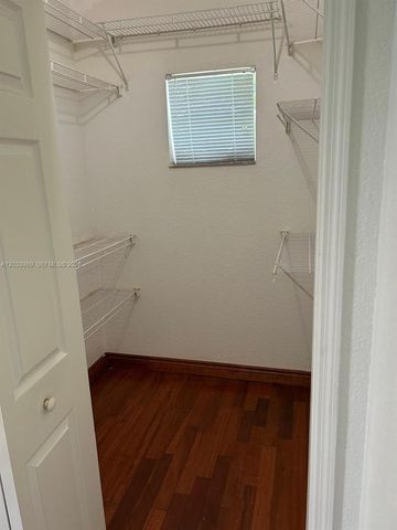 2516 Centergate Dr 102, Miramar, FL 33025
