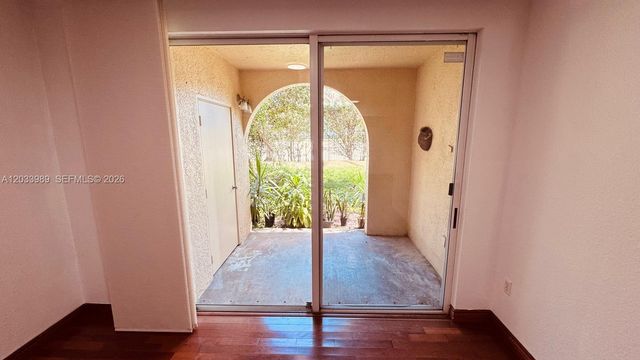 2516 Centergate Dr 102, Miramar, FL 33025