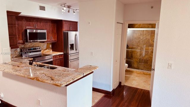 2516 Centergate Dr 102, Miramar, FL 33025