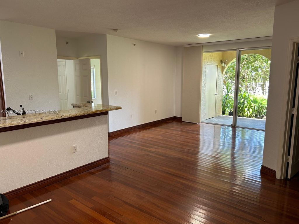 2516 Centergate Dr 102, Miramar, FL 33025