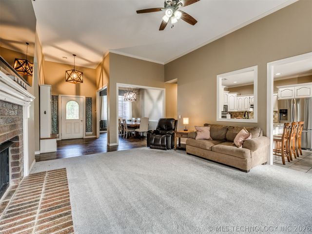 2218 S 113th West Court, Sapulpa, OK 74066