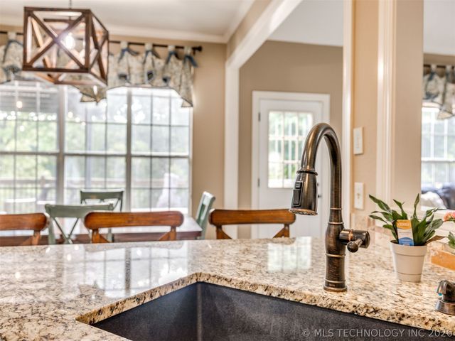 2218 S 113th West Court, Sapulpa, OK 74066