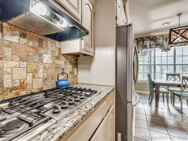 2218 S 113th West Court, Sapulpa, OK 74066