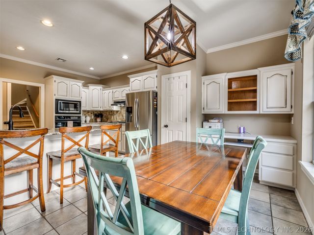 2218 S 113th West Court, Sapulpa, OK 74066