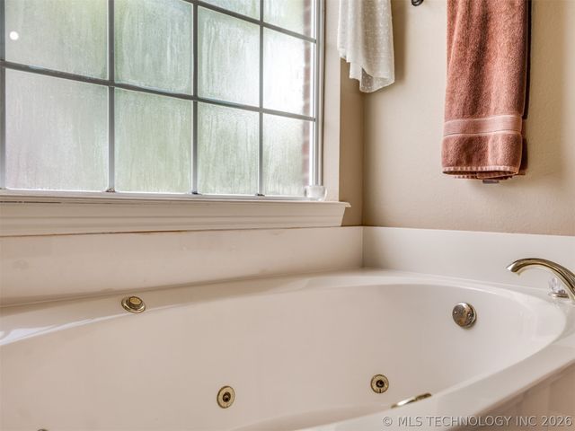 2218 S 113th West Court, Sapulpa, OK 74066