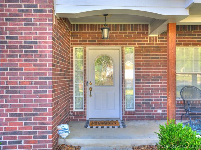 2218 S 113th West Court, Sapulpa, OK 74066