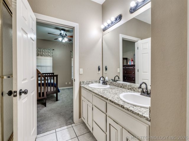 2218 S 113th West Court, Sapulpa, OK 74066