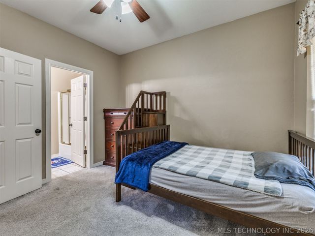 2218 S 113th West Court, Sapulpa, OK 74066