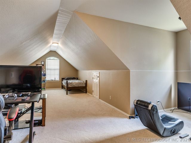 2218 S 113th West Court, Sapulpa, OK 74066