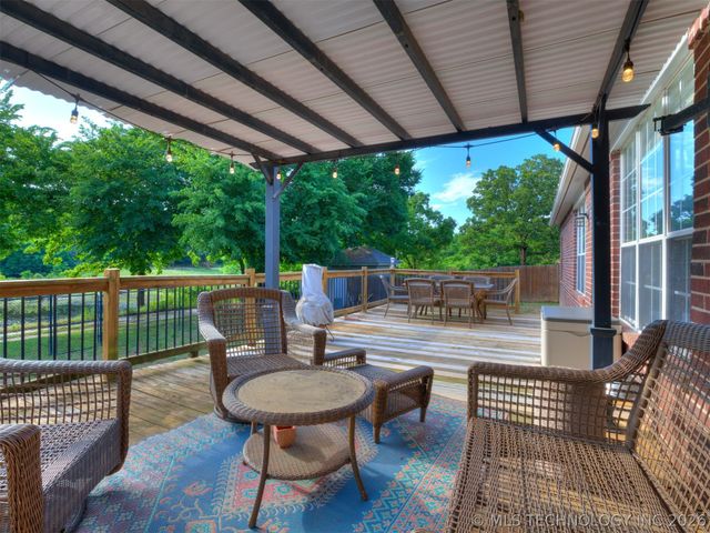 2218 S 113th West Court, Sapulpa, OK 74066