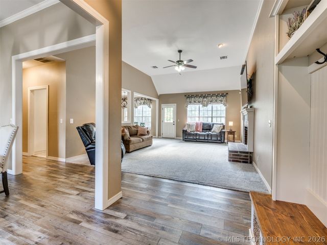 2218 S 113th West Court, Sapulpa, OK 74066
