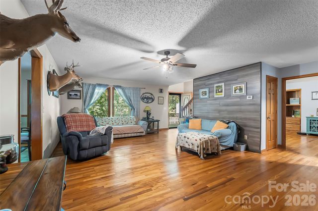 34 Lakeside Drive, Marion, NC 28752
