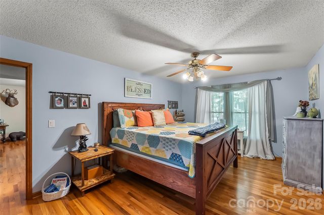 34 Lakeside Drive, Marion, NC 28752