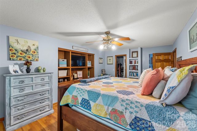 34 Lakeside Drive, Marion, NC 28752