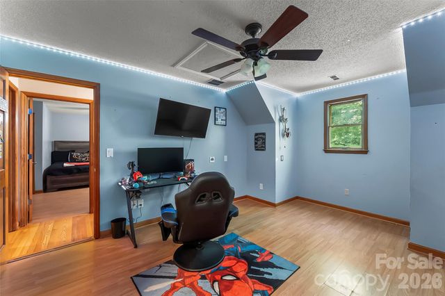 34 Lakeside Drive, Marion, NC 28752