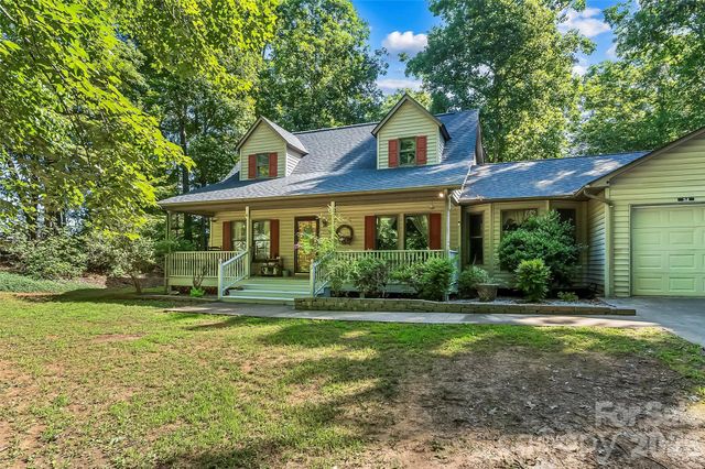 34 Lakeside Drive, Marion, NC 28752