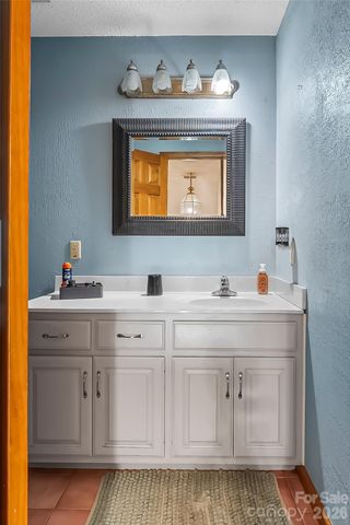 34 Lakeside Drive, Marion, NC 28752