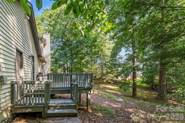 34 Lakeside Drive, Marion, NC 28752
