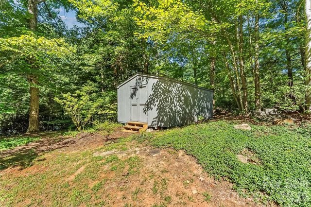 34 Lakeside Drive, Marion, NC 28752