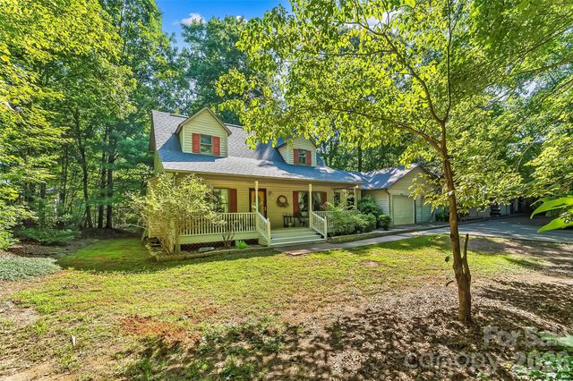 34 Lakeside Drive, Marion, NC 28752