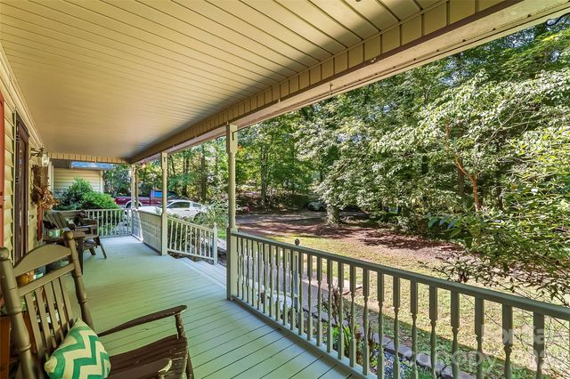 34 Lakeside Drive, Marion, NC 28752