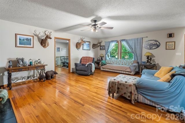 34 Lakeside Drive, Marion, NC 28752