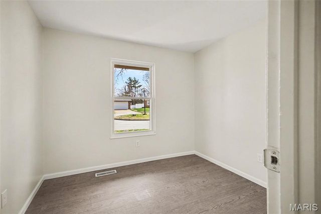 5853 Hunterbrook Court, St Louis, MO 63129