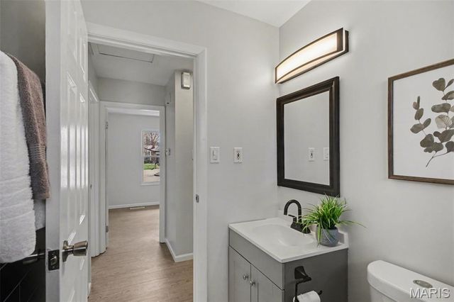 5853 Hunterbrook Court, St Louis, MO 63129