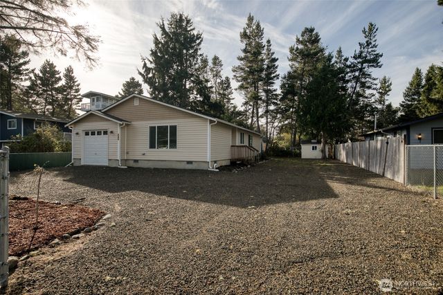 465 Centaurus Avenue SW, Ocean Shores, WA 98569