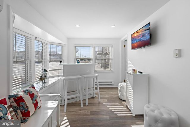 200 N 17TH ST, Surf City, NJ 08008