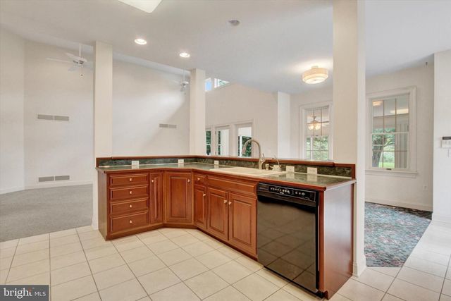 4 FOX RUN RD, Hummelstown, PA 17036