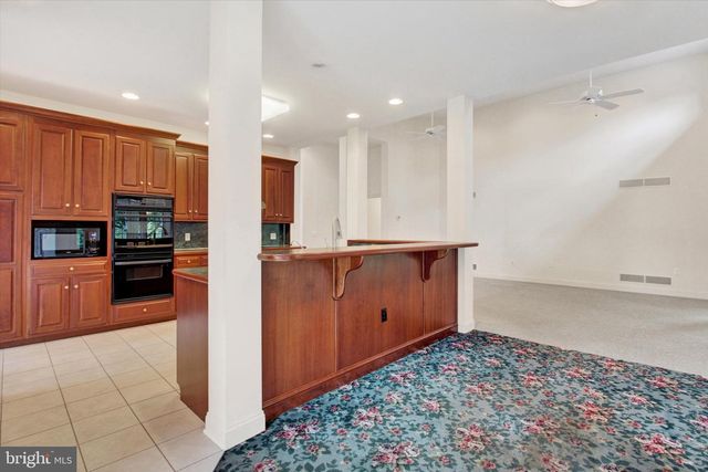 4 FOX RUN RD, Hummelstown, PA 17036