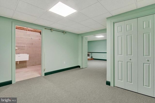 4 FOX RUN RD, Hummelstown, PA 17036