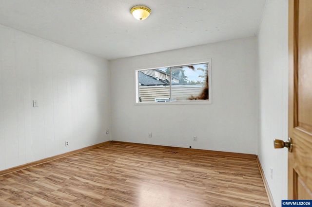 508 S 2nd St, Silverton, OR 97381