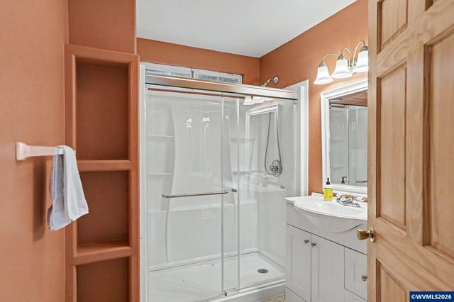 508 S 2nd St, Silverton, OR 97381