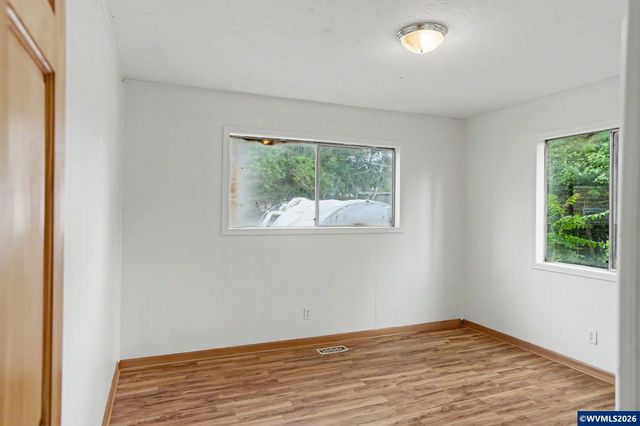 508 S 2nd St, Silverton, OR 97381