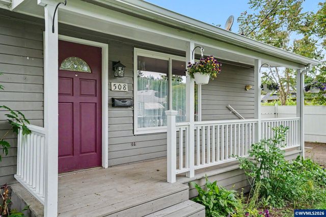 508 S 2nd St, Silverton, OR 97381