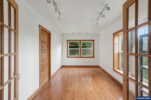 508 S 2nd St, Silverton, OR 97381