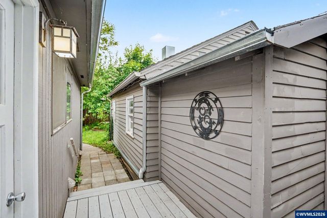 508 S 2nd St, Silverton, OR 97381