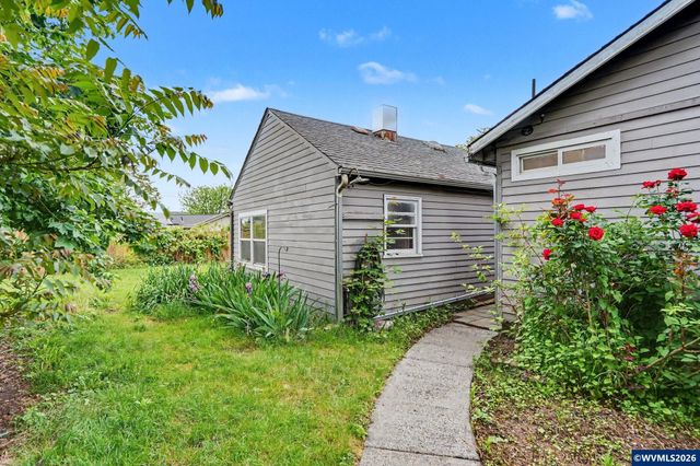 508 S 2nd St, Silverton, OR 97381