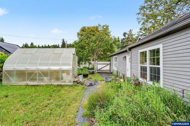 508 S 2nd St, Silverton, OR 97381
