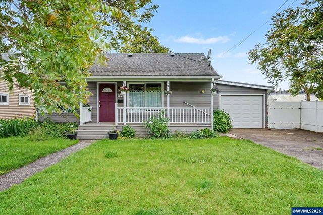 508 S 2nd St, Silverton, OR 97381