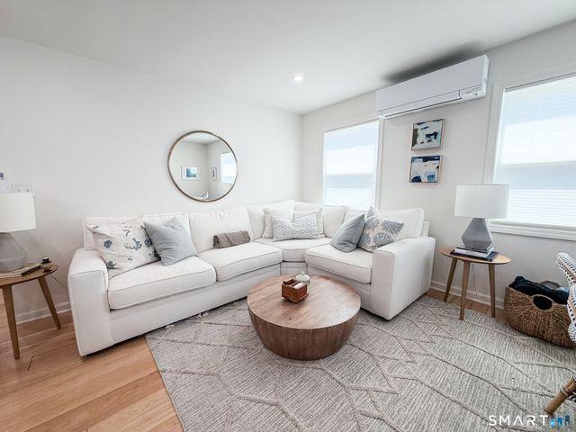 9 Hanover Street, Milford, CT 06460