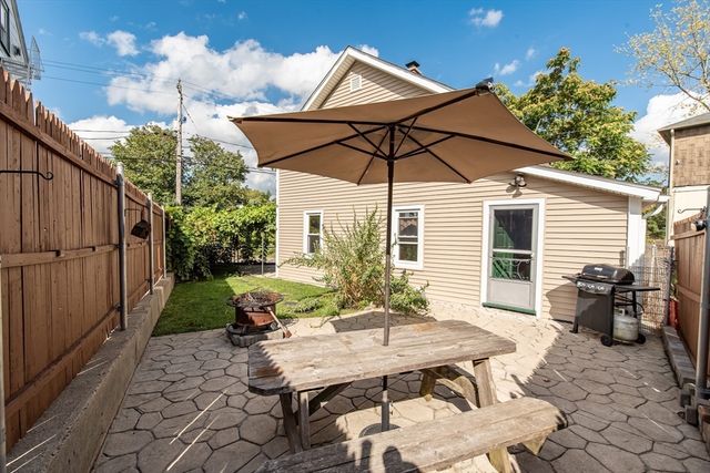 68 Northeast St, Woonsocket, RI 02895